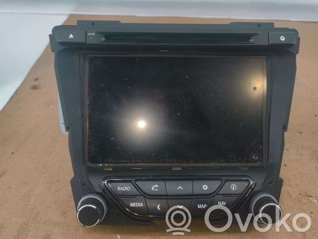 Hyundai i40 Panel / Radioodtwarzacz CD/DVD/GPS 
