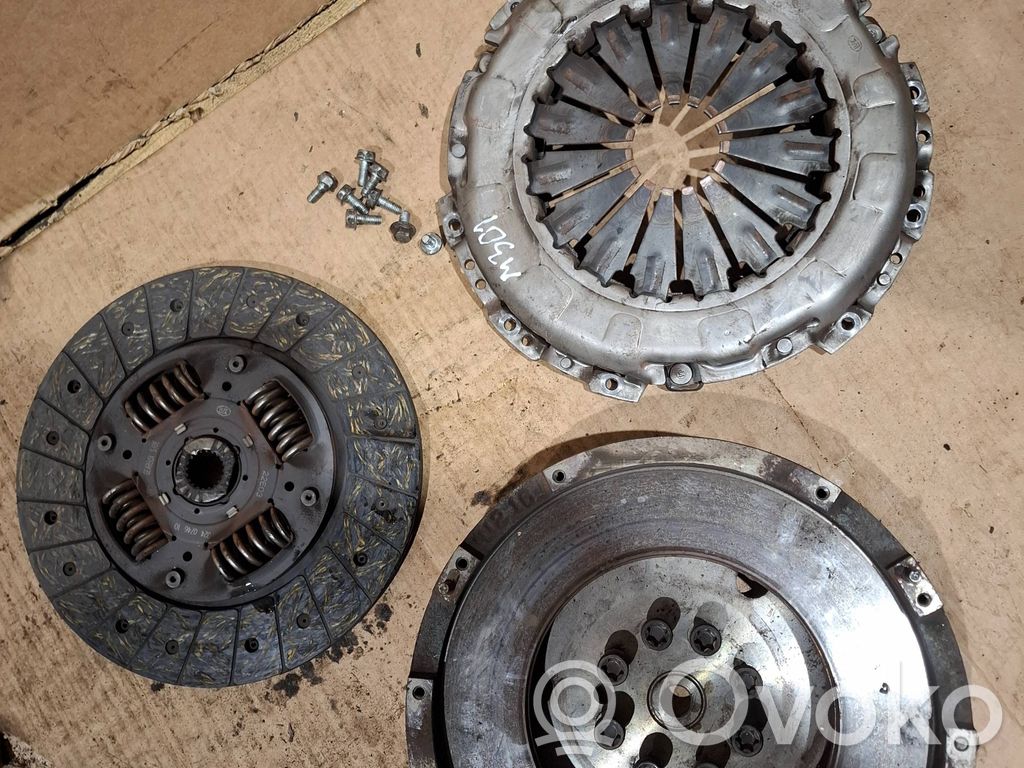 KIA Ceed Sankabos komplektas 
