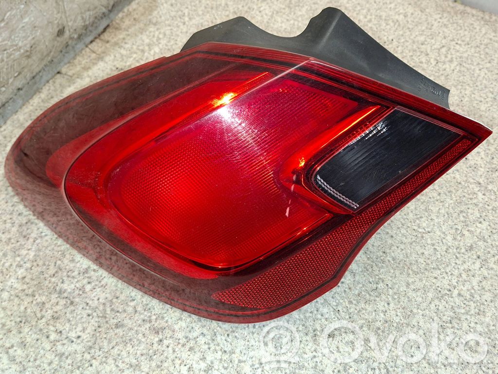 Opel Corsa E Galinis žibintas kėbule 