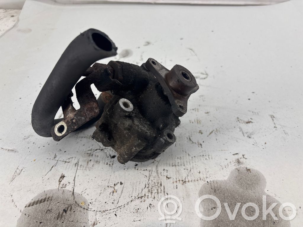 Opel Vivaro Power steering pump 