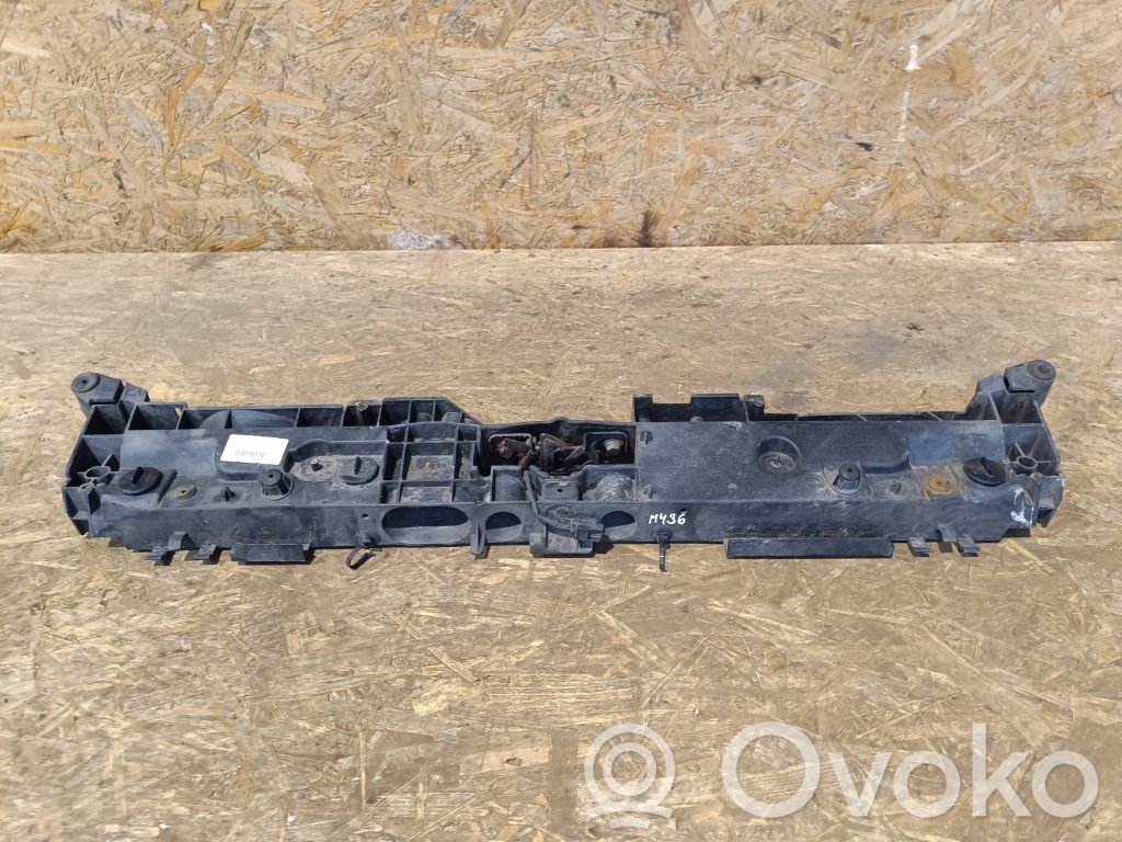 Renault Clio IV Radiatoru paneļa augšējā daļa (televizors) 