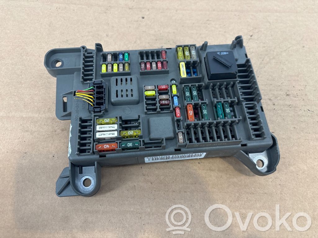 BMW X5 E70 Fuse module 