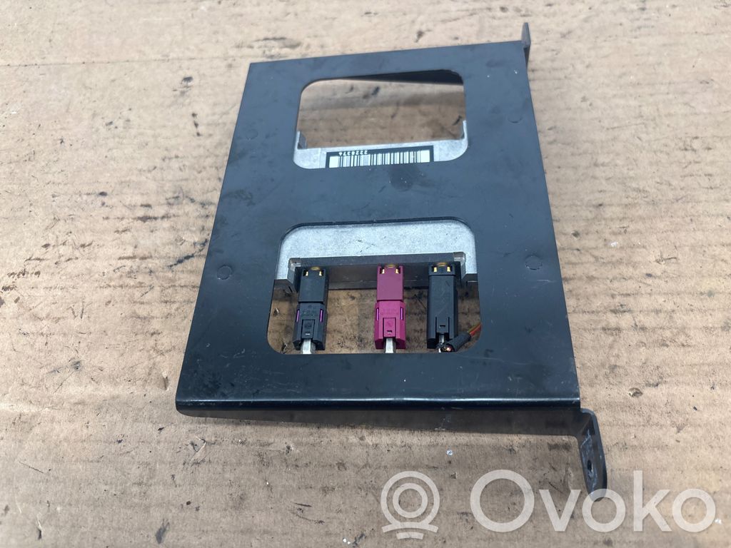 BMW 1 E81 E87 Antenos stiprintuvas 