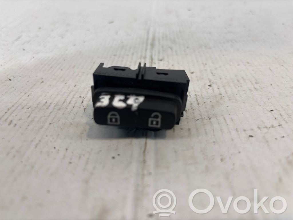Volvo XC70 Central locking switch button 
