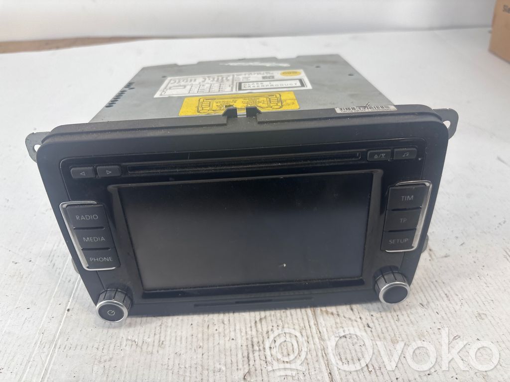 Volkswagen PASSAT B6 Radio / CD/DVD atskaņotājs / navigācija 