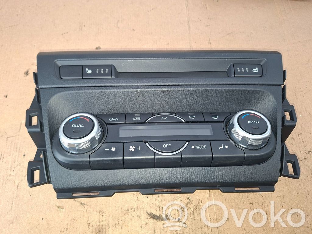 Mazda 3 III Climate control unit 