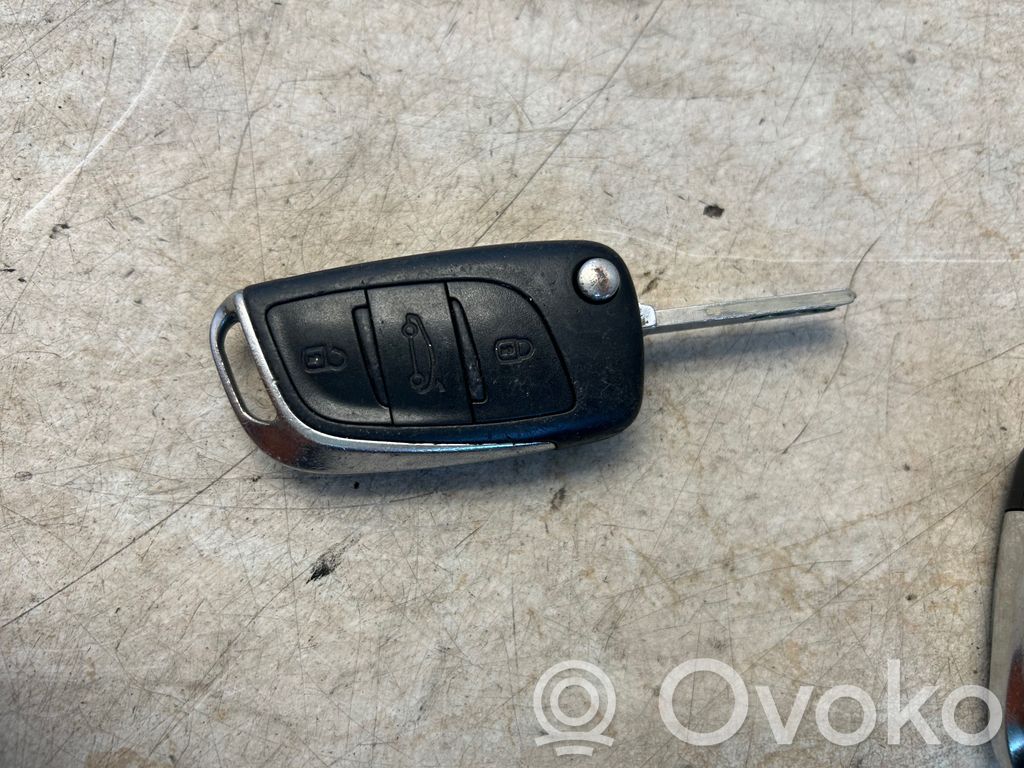 Citroen C4 II Virta-avain/kortti 
