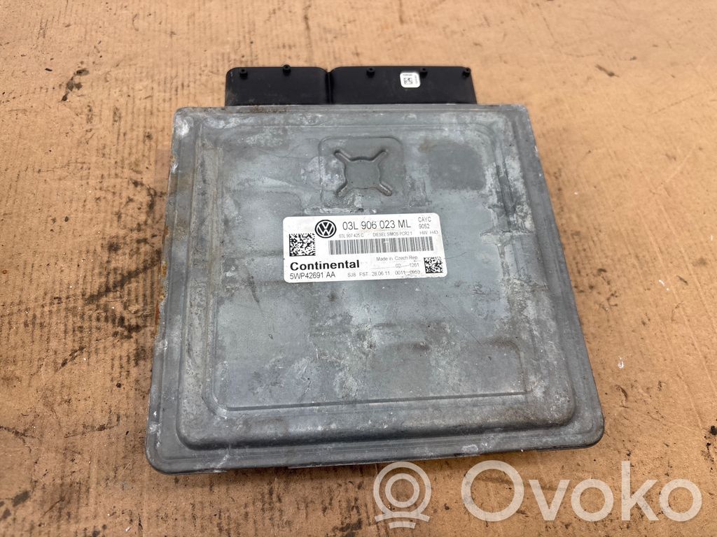 Volkswagen Jetta VI Engine control unit/module 