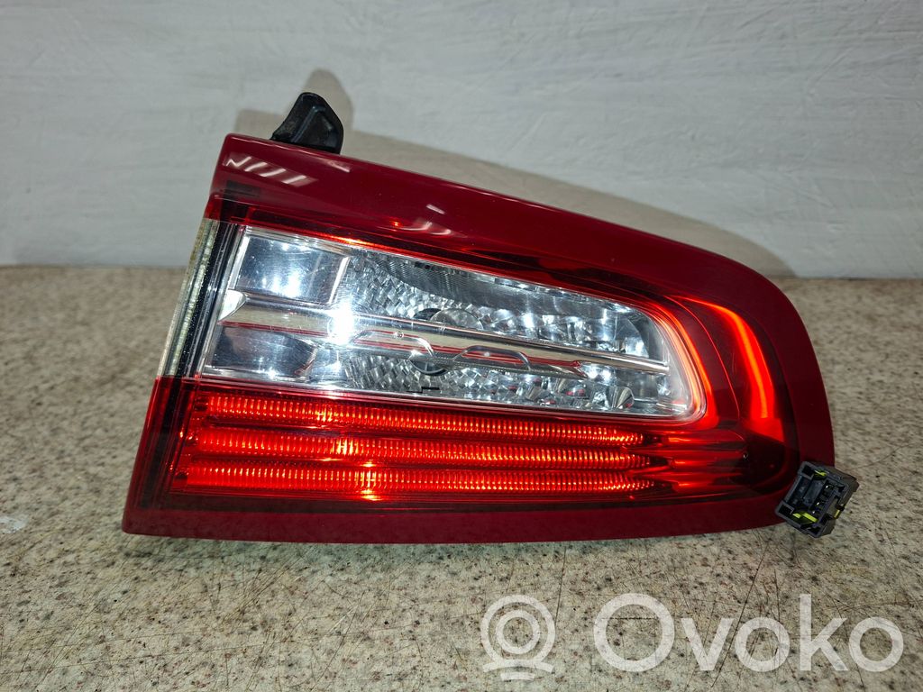 Citroen DS5 Lampă spate în capacul portbagajului 