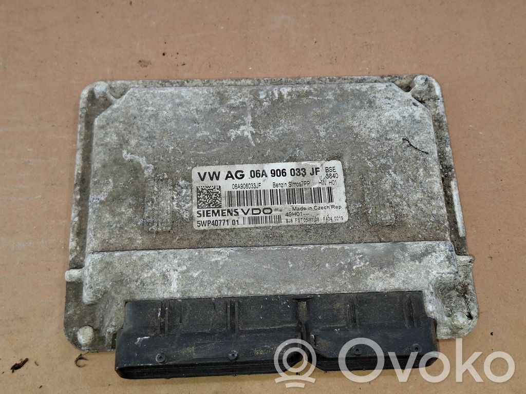 Volkswagen Golf VI Engine control unit/module 