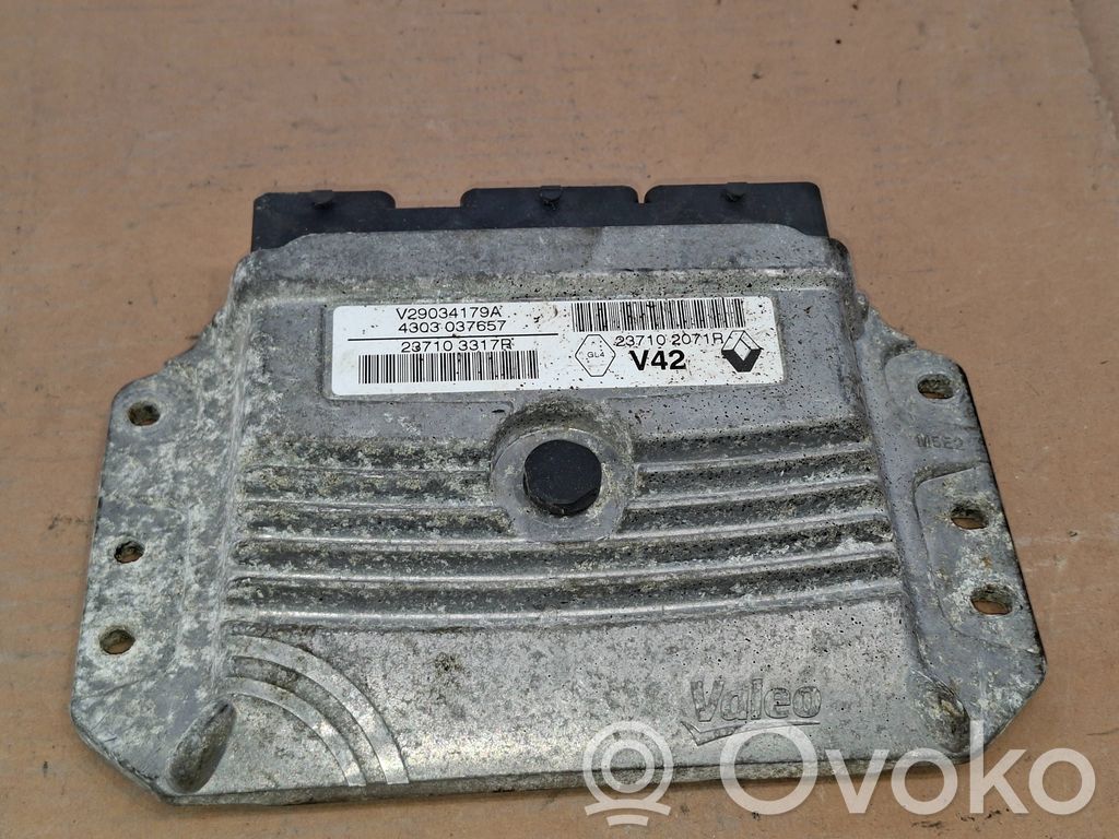Dacia Sandero Engine control unit/module 