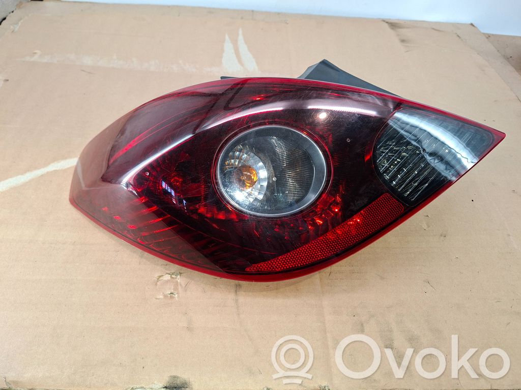 Opel Corsa D Lampă spate în caroserie 