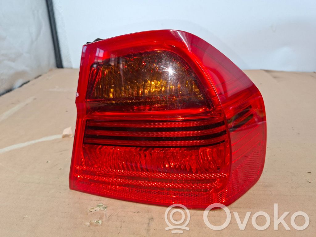 BMW 3 E90 E91 Задний фонарь в кузове 