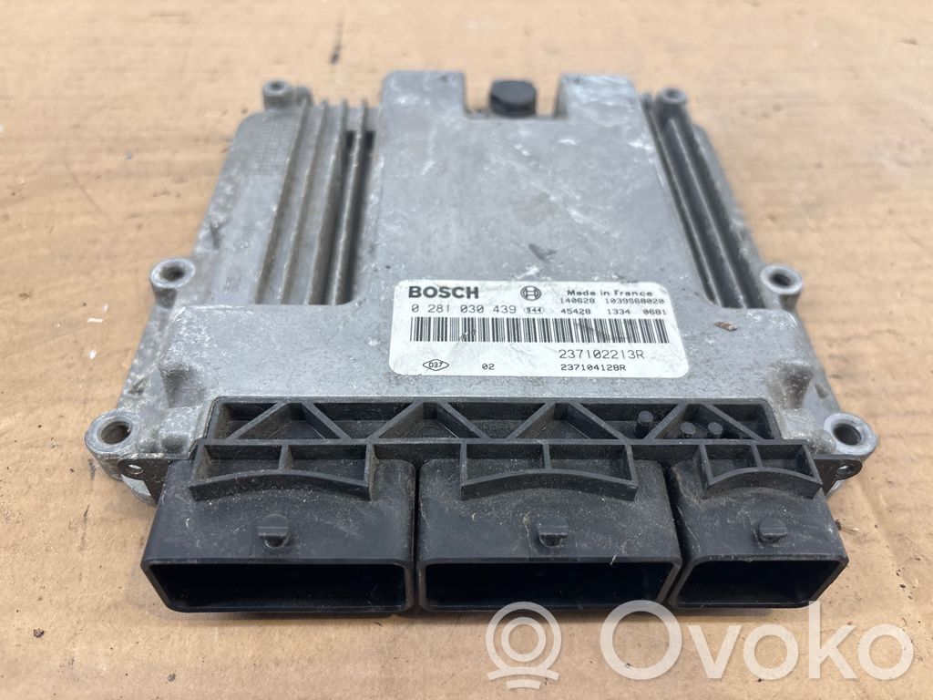 Renault Clio IV Engine control unit/module 