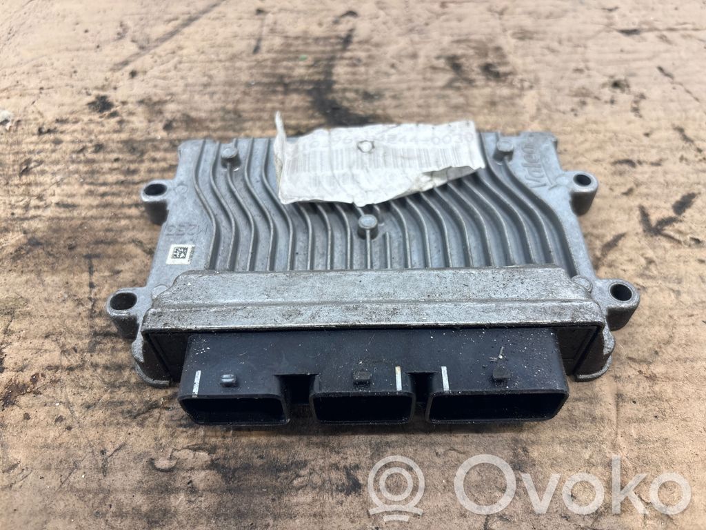 Peugeot 3008 I Engine control unit/module 