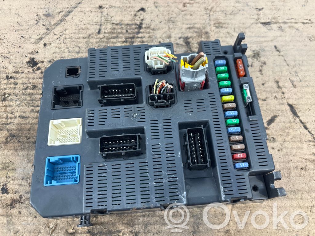 Citroen C4 I Picasso Sulakemoduuli 