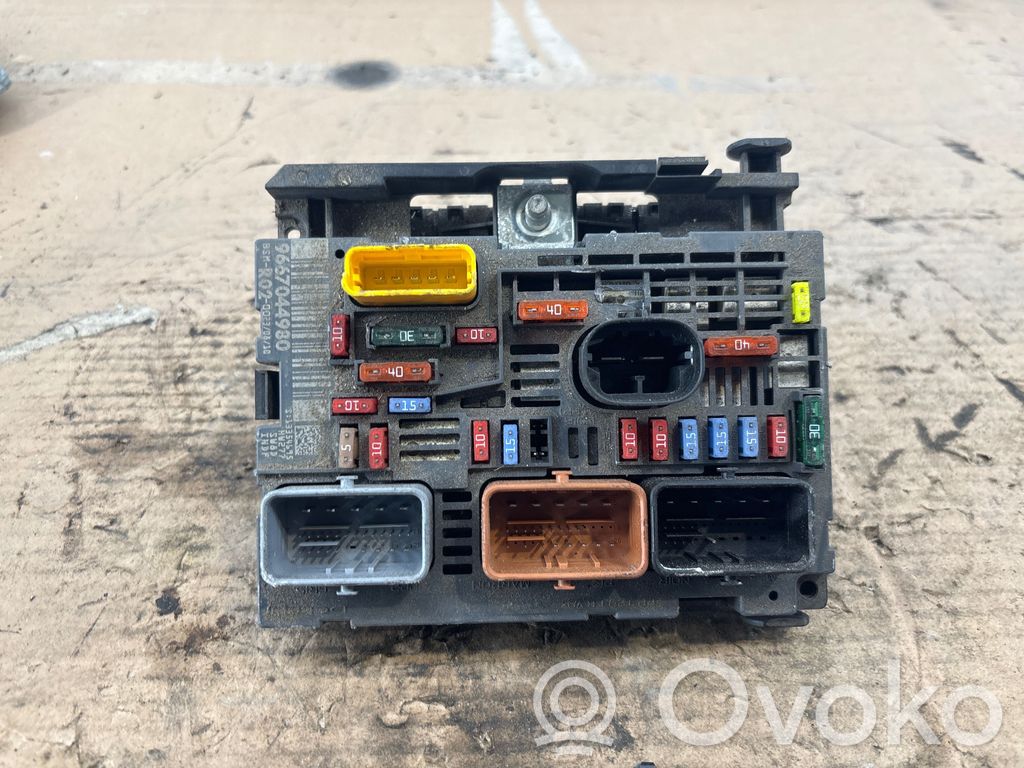 Peugeot 5008 Fuse module 
