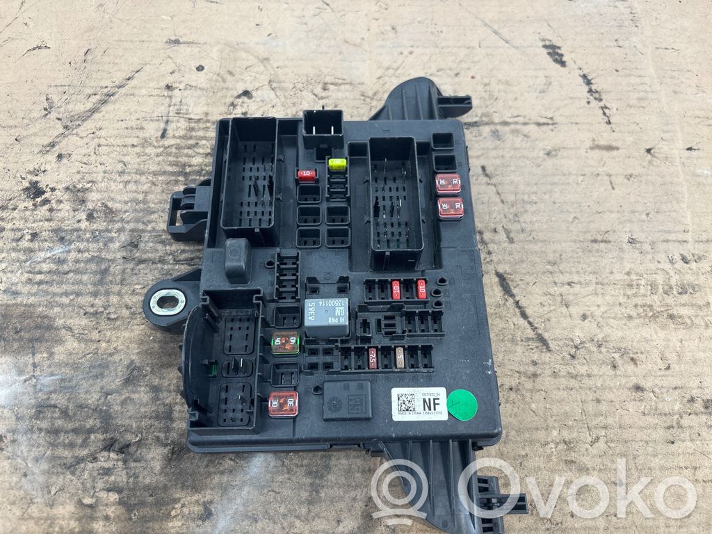 Opel Insignia A Módulo de fusible 