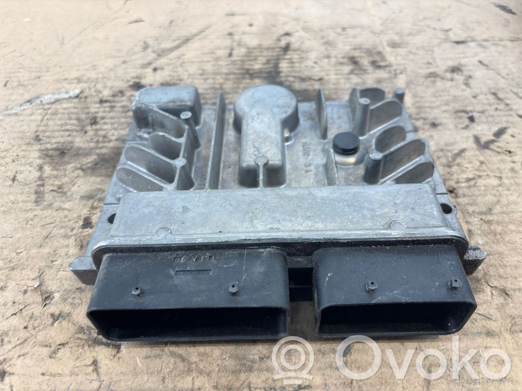 Opel Astra J Variklio valdymo blokas 