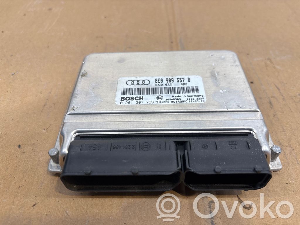 Engine control unit/module   8E0909557D,26SA8305,0261207753