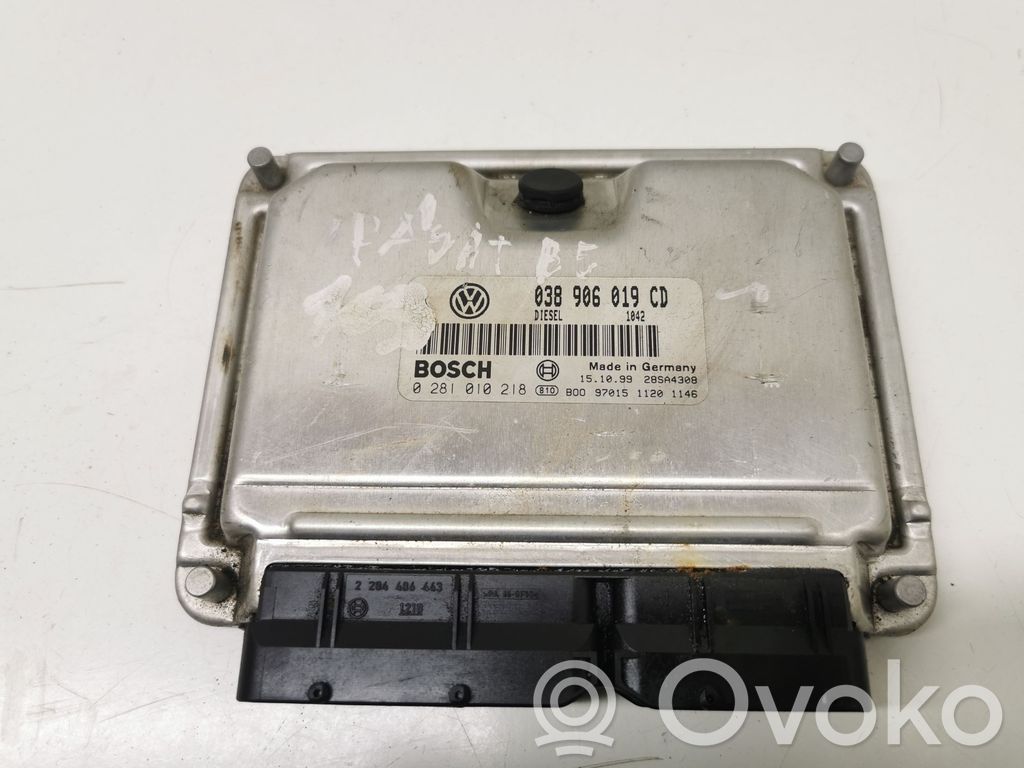 Volkswagen PASSAT B5 Sterownik / Moduł ECU 