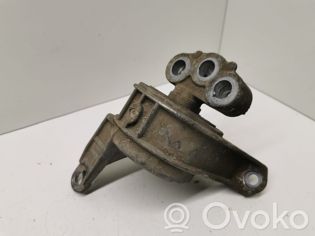 Opel Zafira A Engine mount bracket 
