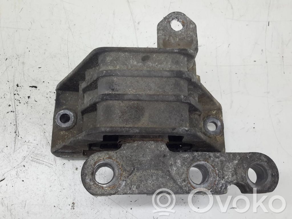 Engine mount bracket   21044613