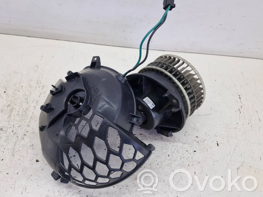 Mazā radiatora ventilators   701130554A
