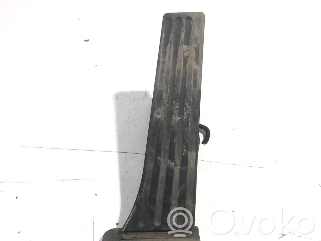 Akceleratoriaus pedalas   6788633C