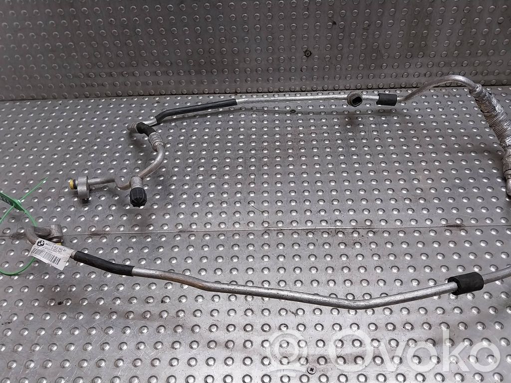Ilmastointilaitteen putki (A/C)   6952992