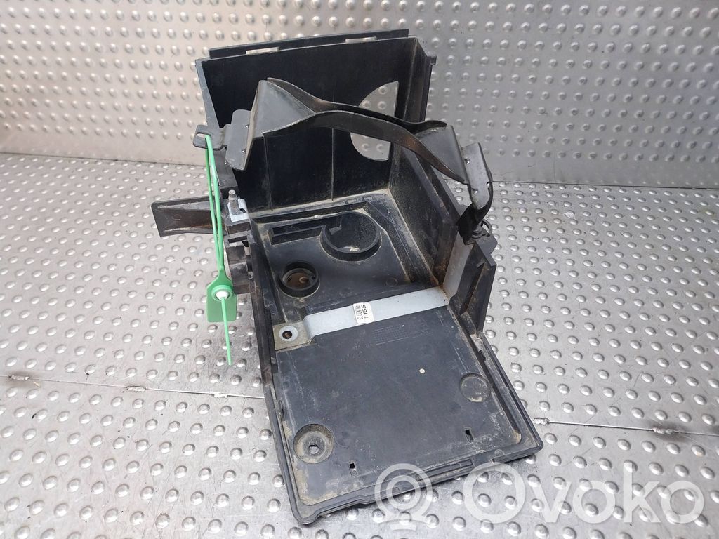 Volvo V50 Battery box tray 