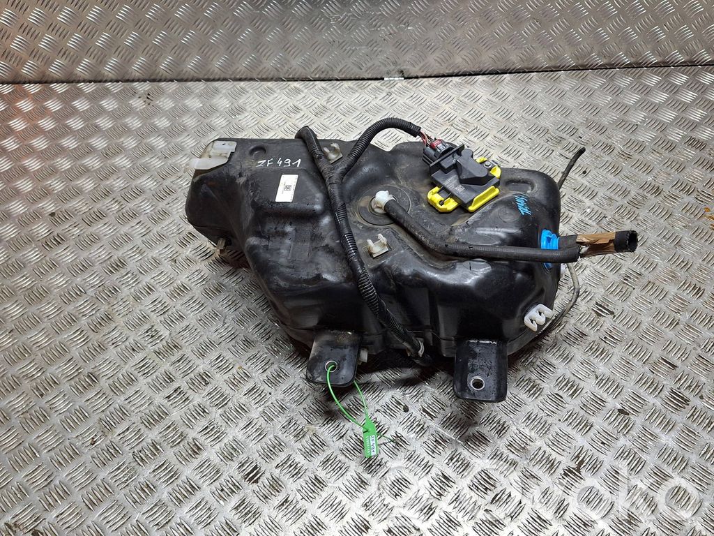 AdBlue-nestesäiliö   S18031491,GK215J229AA,GK215J228AE