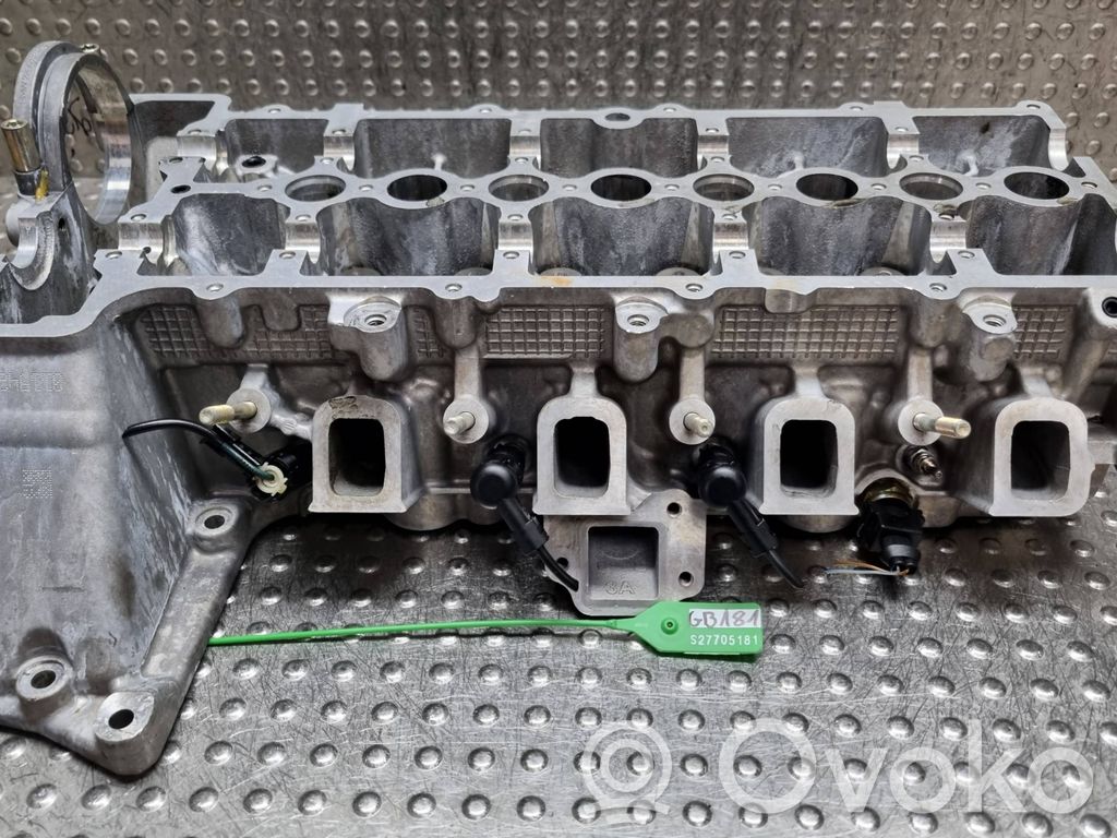 BMW 1 E81 E87 Engine head 