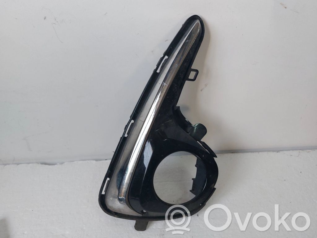 Toyota Yaris Grilă inferioară bară față 