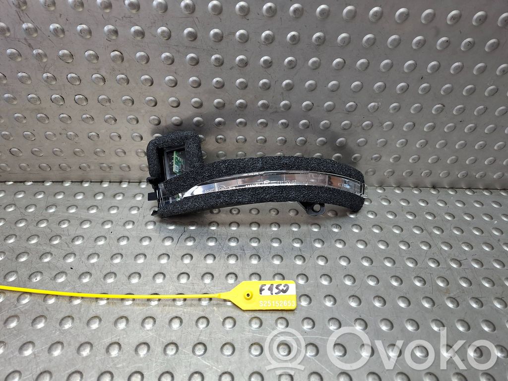 Chrysler Pacifica Mirror indicator light 