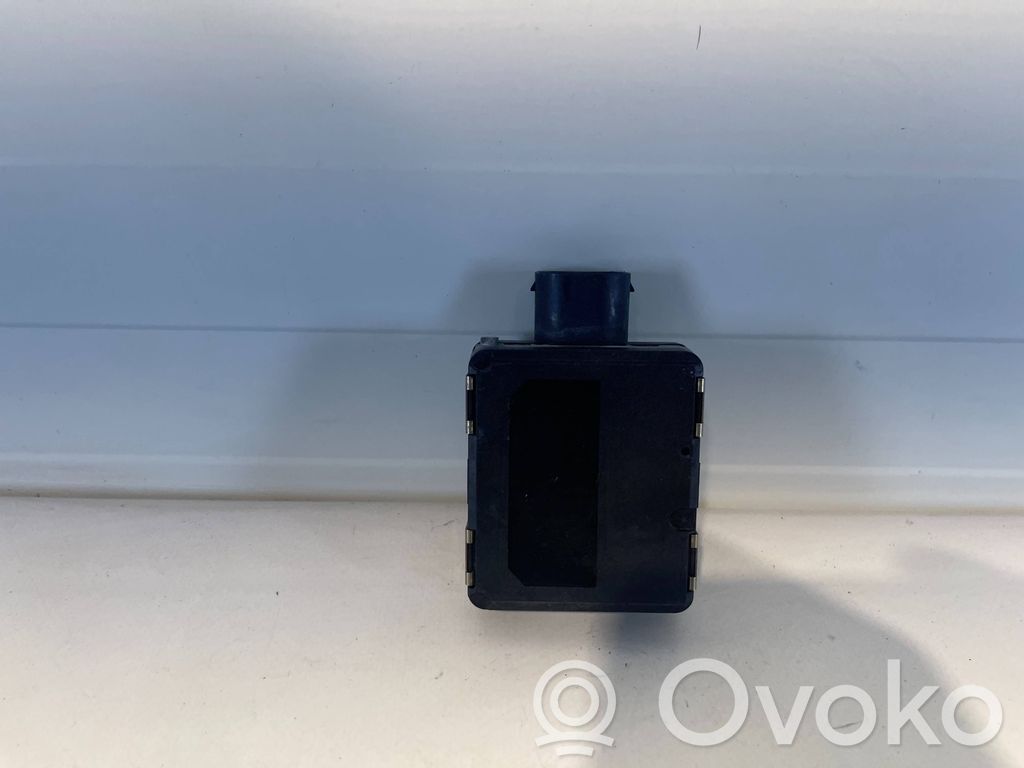 Volkswagen PASSAT B8 Sensor de radar Distronic 