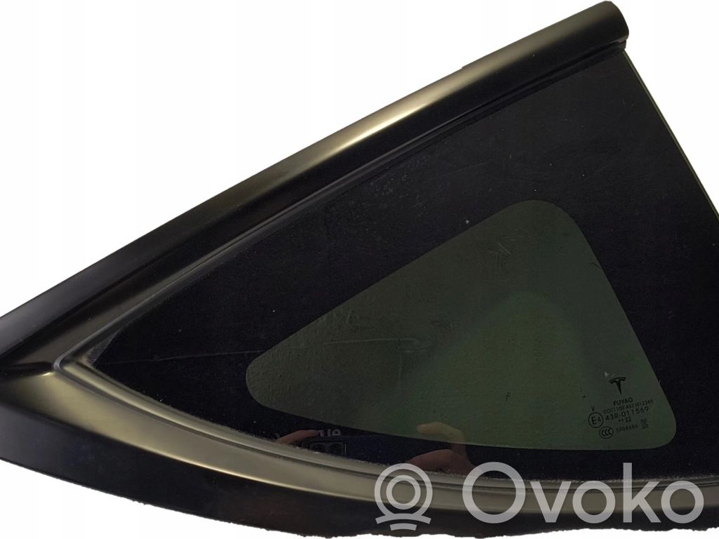 Rear side window   160080900C