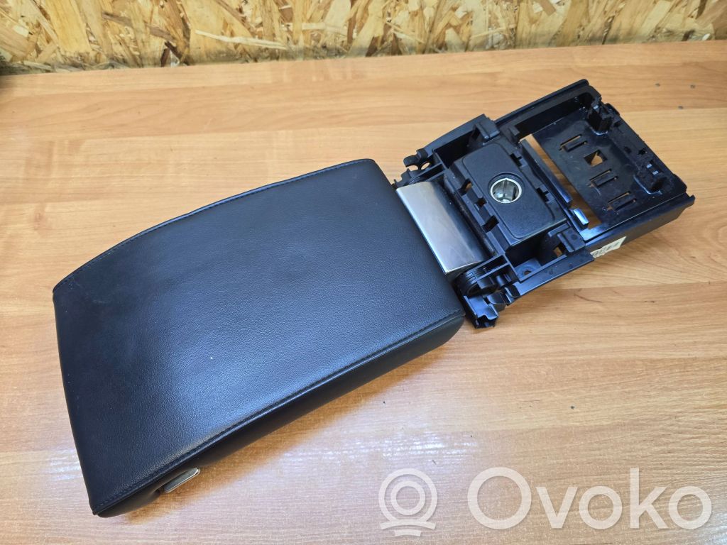 Volvo V70 Reposabrazos 