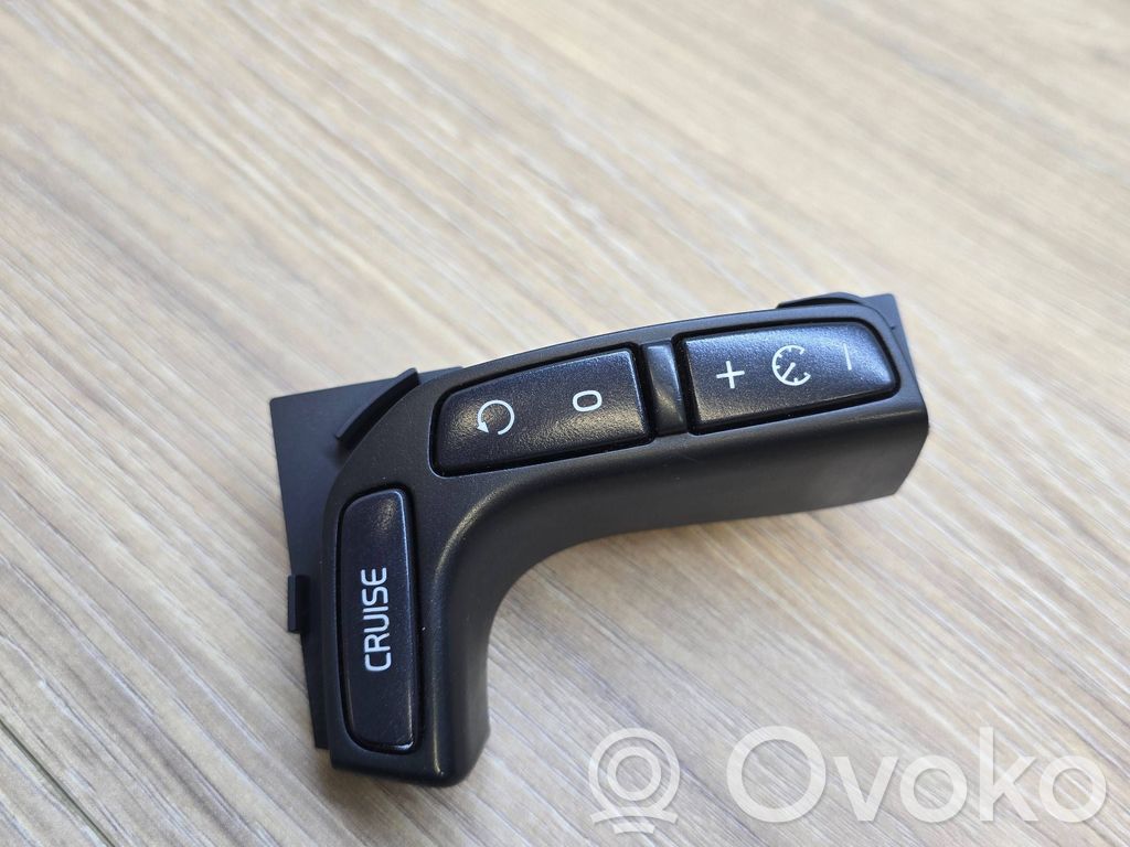 Volvo S80 Butoane/comutatoare pe volan 