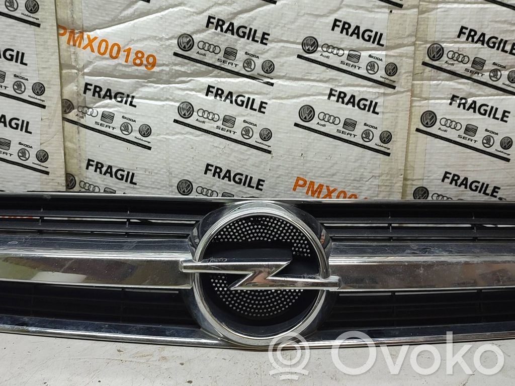 Opel Vectra C Etusäleikkö 