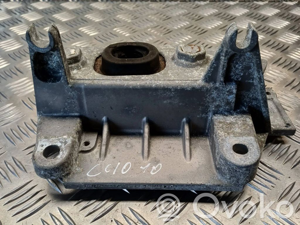 Renault Clio III Gearbox mounting bracket 