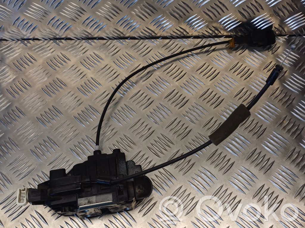 Renault Clio III Front door lock 