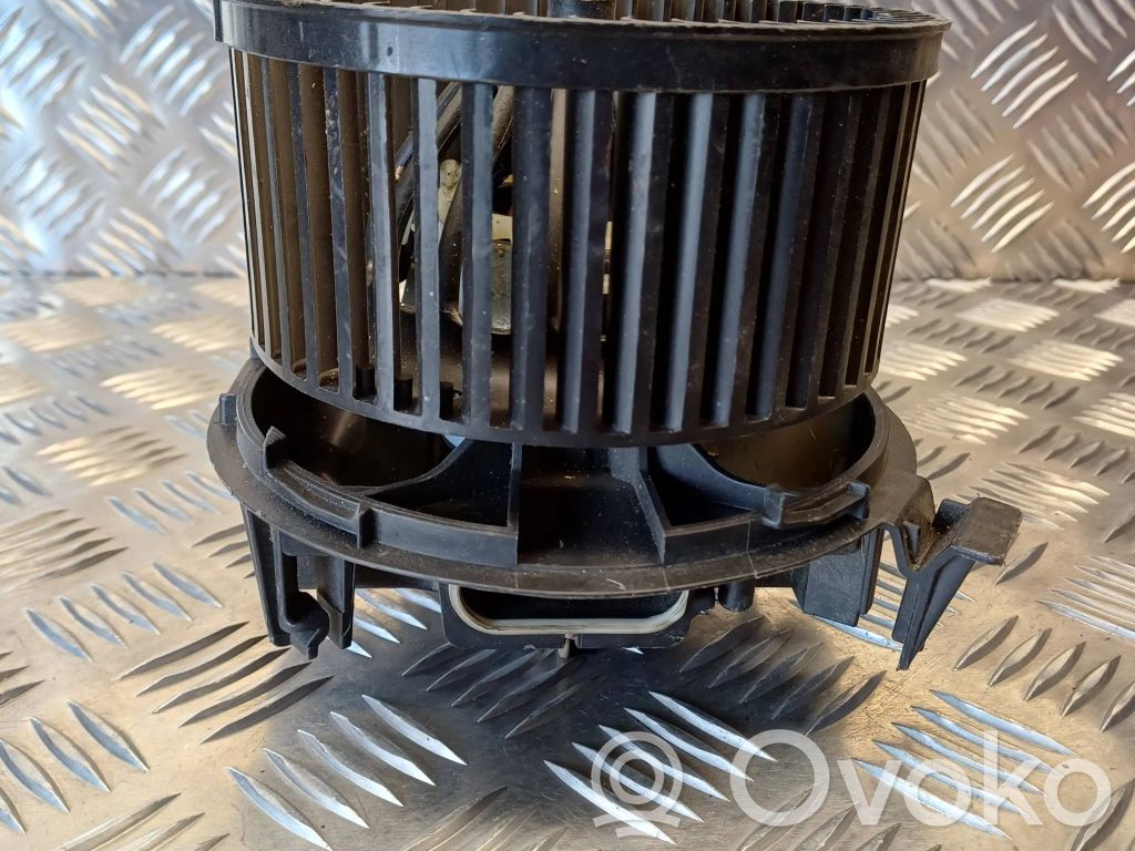 Renault Clio III Mazā radiatora ventilators 