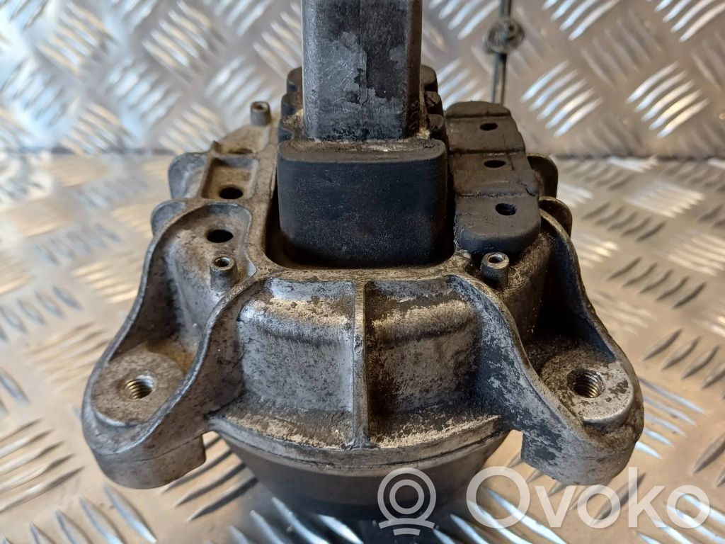 BMW 5 F10 F11 Engine mount bracket 
