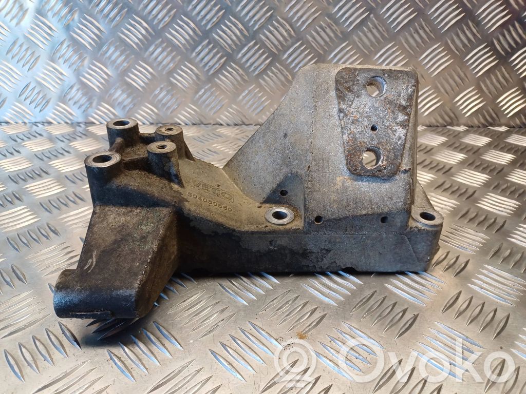 Engine mounting bracket   504050580