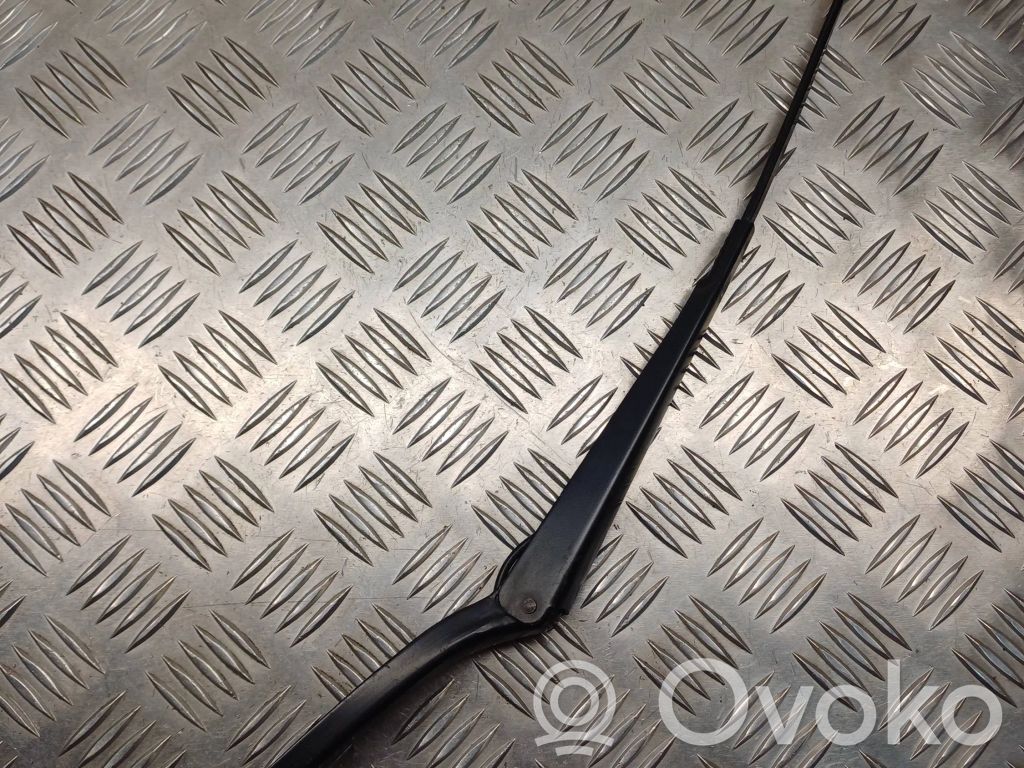 BMW X3 E83 Front wiper blade arm 