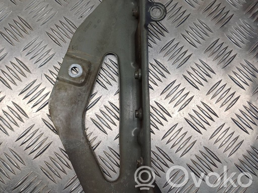 Renault Modus Fender mounting bracket 