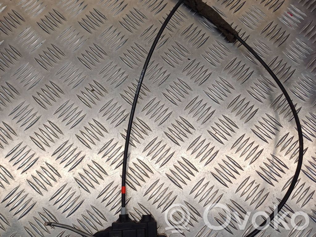 Nissan Note (E11) Priekšpusē slēdzene 