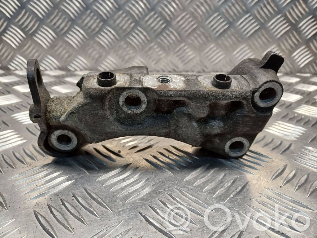 Citroen C3 Engine mounting bracket 