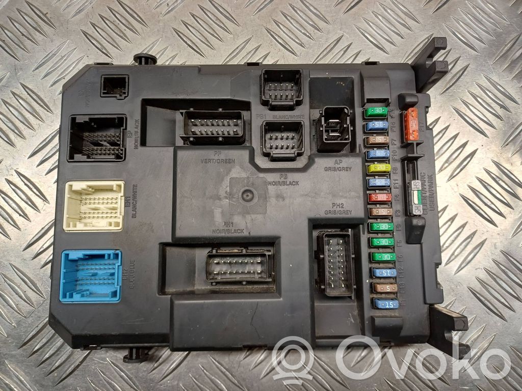 Citroen C3 Fuse module 